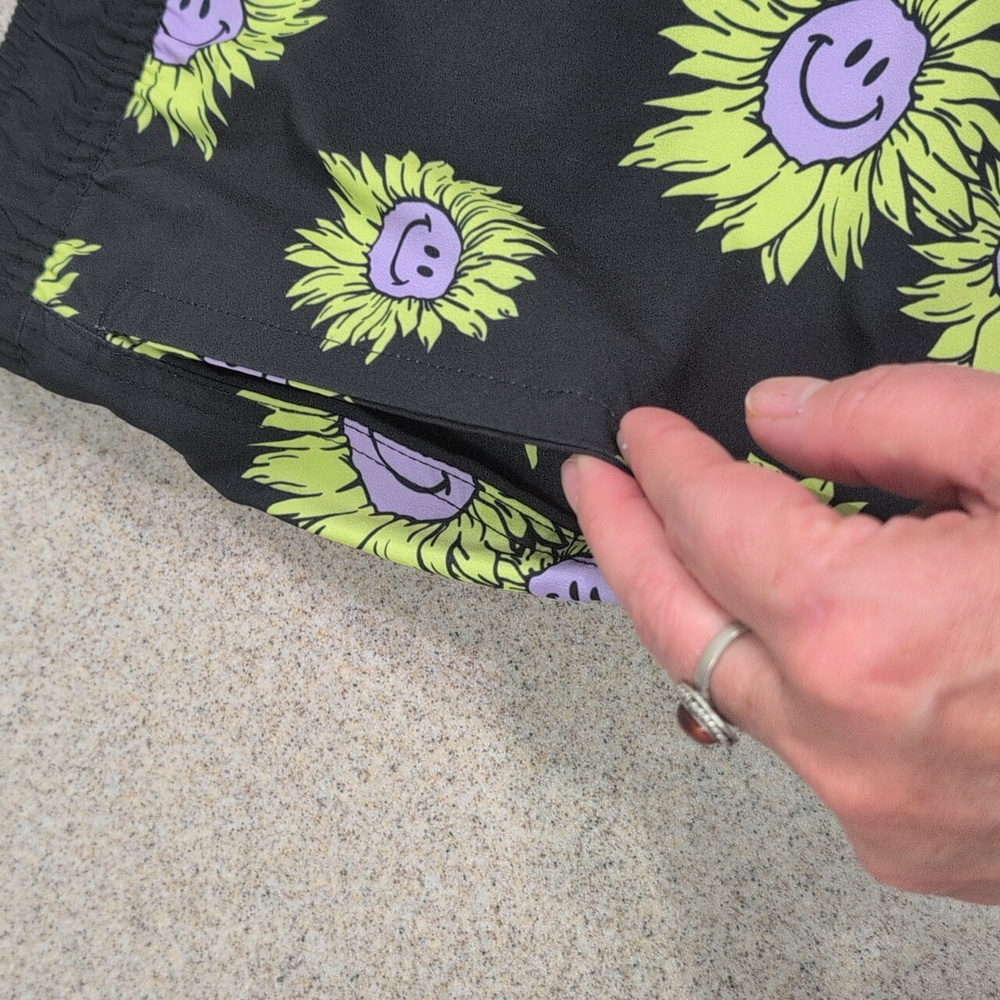 Neff Shorts, Smiley Face Flowers Sunshine, Retro Look Board Shorts Trunks, Large - Picture 4 of 12